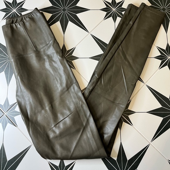 Wilfred Free Daria Vegan Leather Pants - Picture 6 of 8